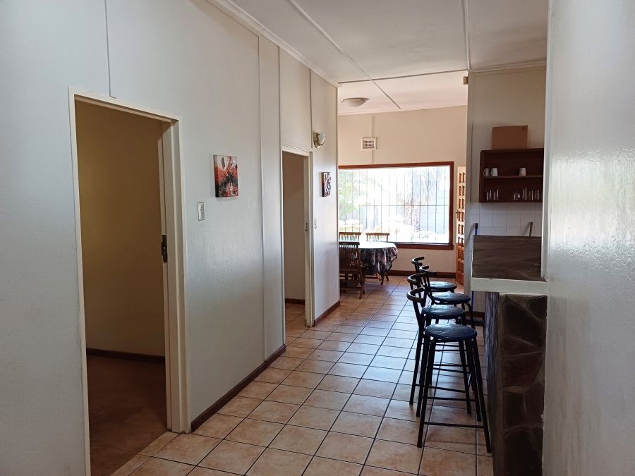 6 Bedroom Property for Sale in Palmiet Western Cape